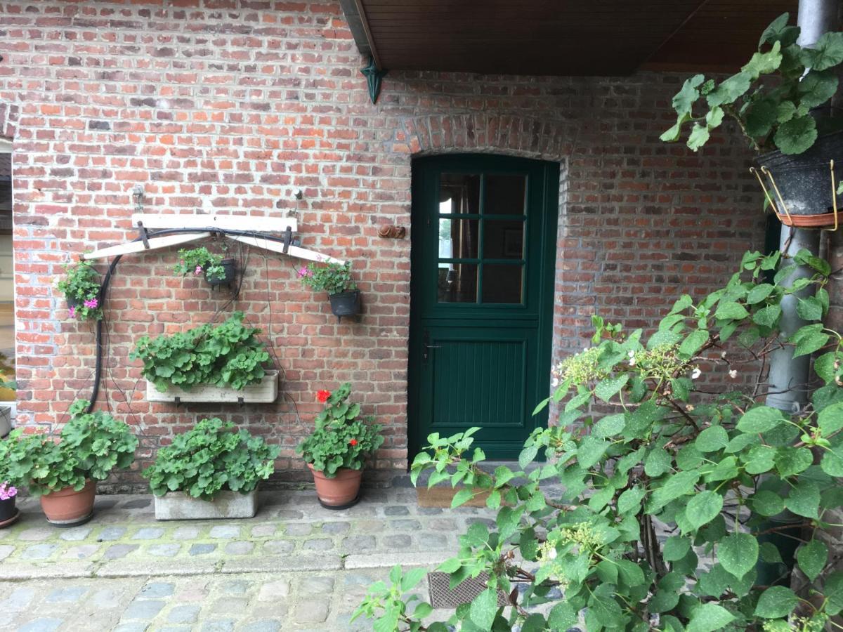 Ferme Brocart Bed and Breakfast Bouvines Exteriör bild