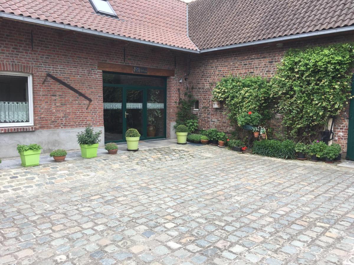 Ferme Brocart Bed and Breakfast Bouvines Exteriör bild